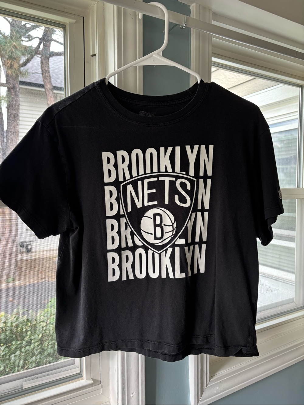 Brooklyn Nets Women’s Black Graphic Tee